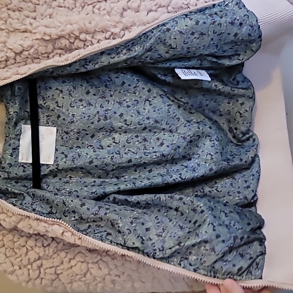 XS Altar'd State full zip sherpa sweater inside lined with 100% polyester - Picture 6 of 6